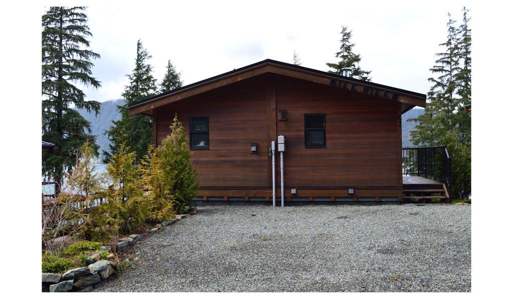 Pair-A-Dice Cottage Port Renfrew Exterior photo