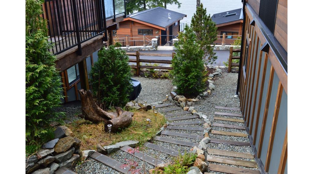 Pair-A-Dice Cottage Port Renfrew Exterior photo