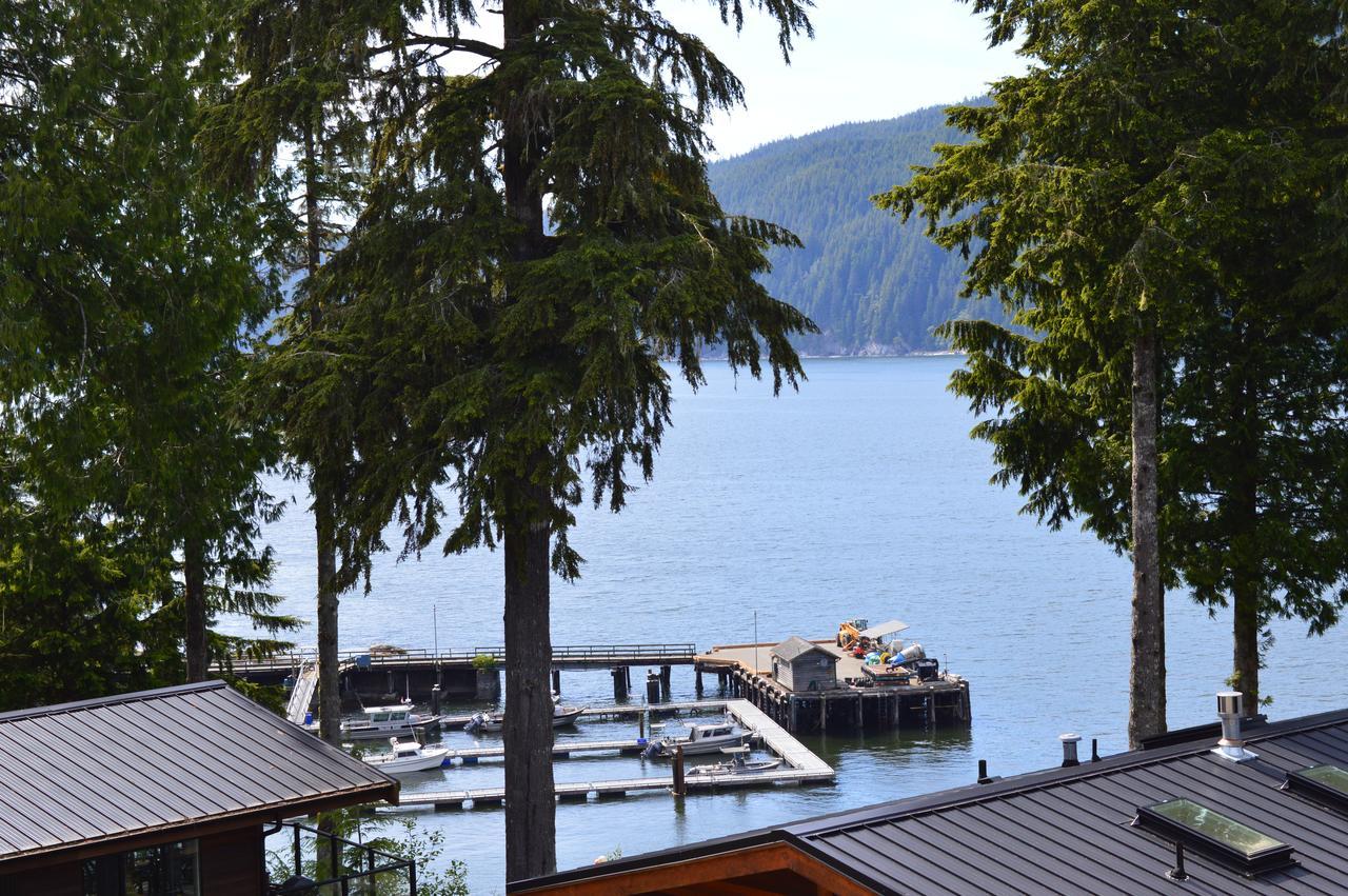 Pair-A-Dice Cottage Port Renfrew Exterior photo
